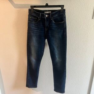 Levi jeans size 6